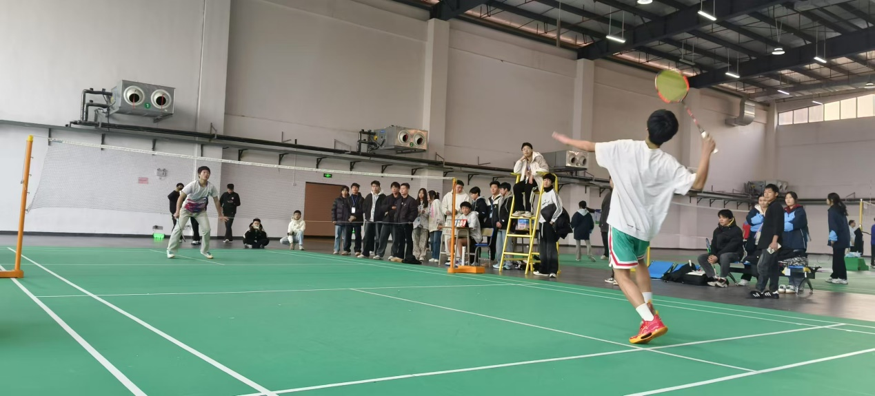 学院航空工程系举办“暖冬杯”学生羽毛球赛